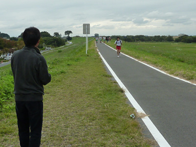 古河マラソン：渡良瀬川の土手